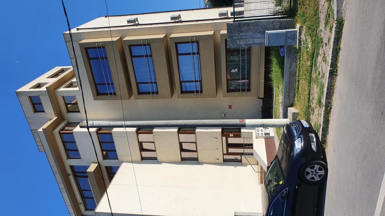 Апартаменты Casa Andi Нэводари Экстерьер фото