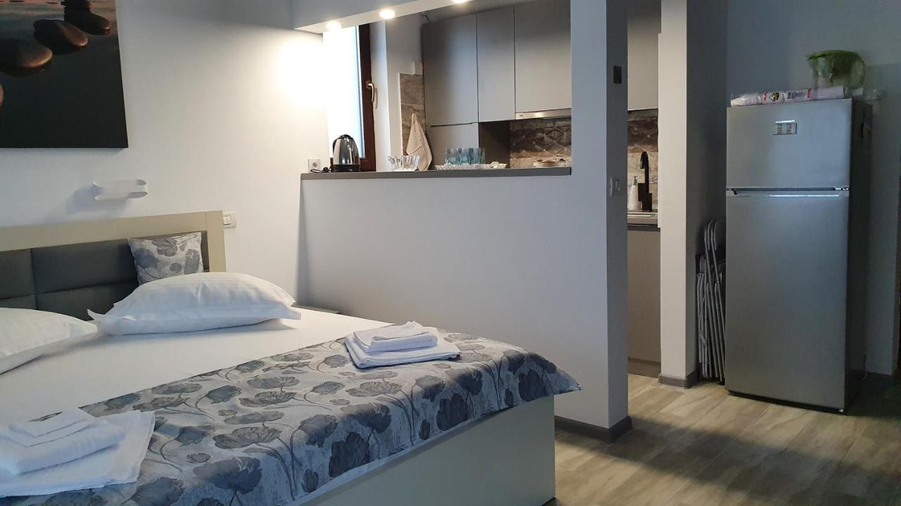 Апартаменты Casa Andi Нэводари Экстерьер фото